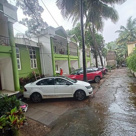 Goa Suites Holiday Home กาลังกูติ ภายนอก รูปภาพ